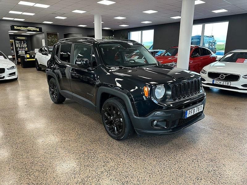 Svart Begagnad 2017 Jeep Renegade SUV | 159 900 kr (Marknadspris) - Bild 1/4