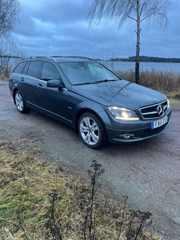 Begagnad 2010 Mercedes C180 | 80 000 kr (Marknadspris) - Bild 1/4
