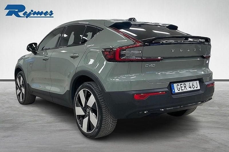 Begagnad Volvo EC40 Ultimate 185 kW (252 HK) 2023 Sage green metallic SUV