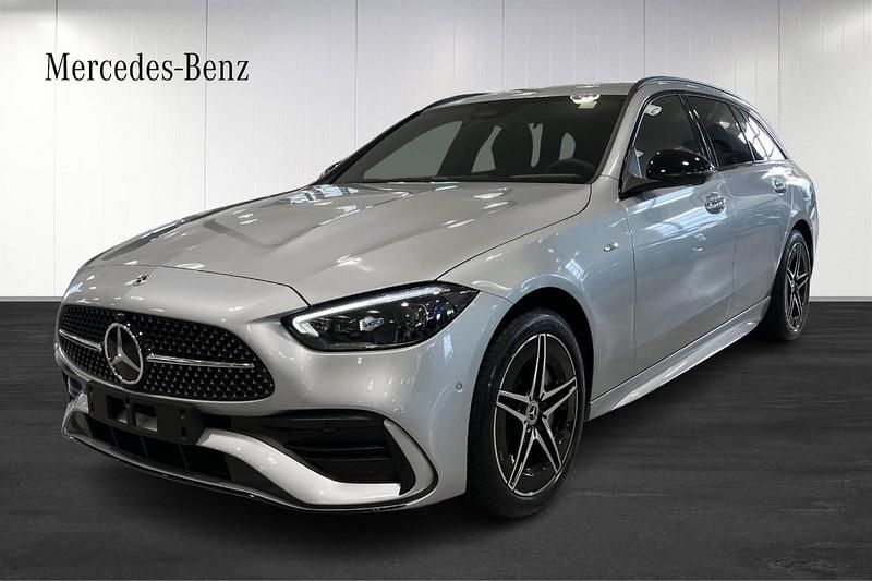 Ny 2025 Mercedes C300e Premium Kombi | 656 650 kr (Marknadspris) - Bild 1/4