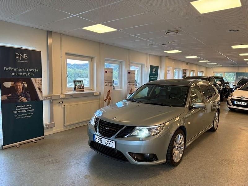 Grå Begagnad 2009 Saab 9-3 Aero Kombi | 79 900 kr (Dyr) - Bild 1/4