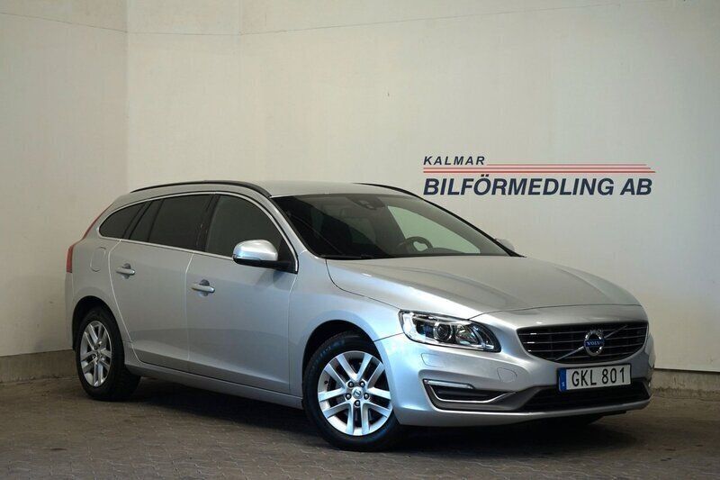 Silver Begagnad 2014 Volvo V60 Momentum Kombi | 134 900 kr (Marknadspris) - Bild 1/4
