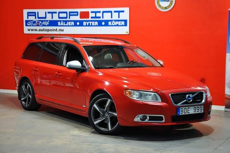 Röd Begagnad 2012 Volvo V70 R-Design Kombi | 88 700 kr (Marknadspris) - Bild 1/4