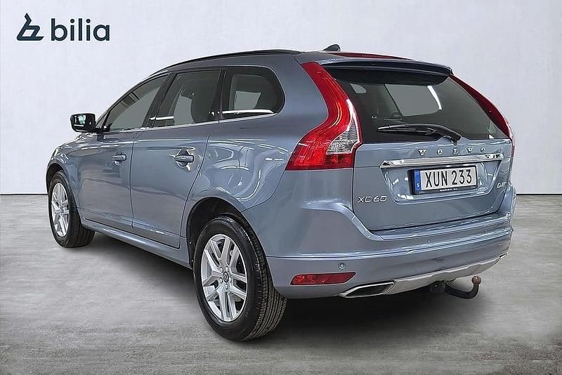 Begagnad Volvo XC60 Momentum 192 HK (141 kW) 2017 Blå SUV