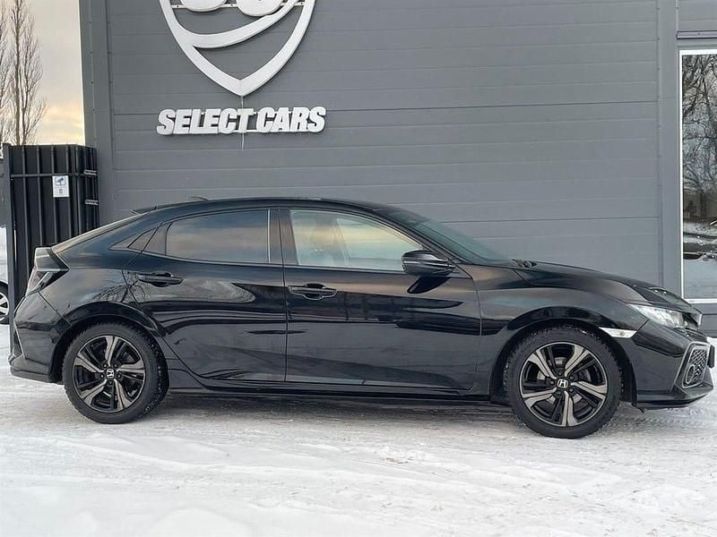 Begagnad Honda Civic Dynamic 126 HK (92 kW) 2018 Svart Halvkombi
