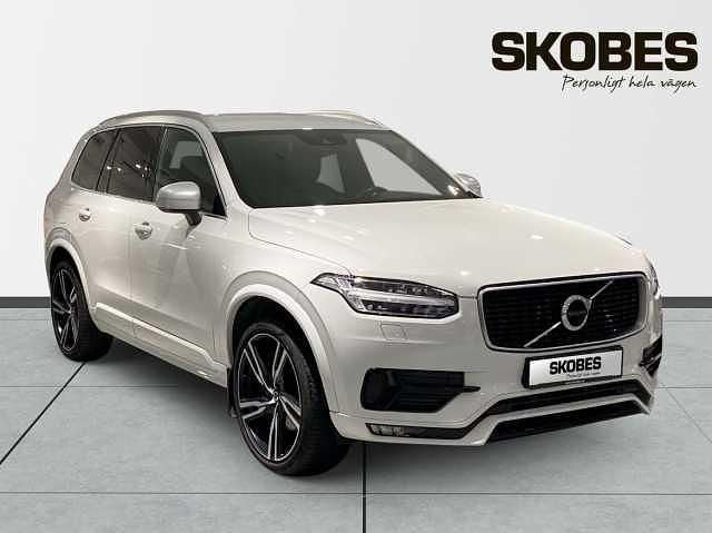Vit Begagnad 2019 Volvo XC90 R-Design SUV | 449 600 kr (Lite dyr) - Bild 1/3