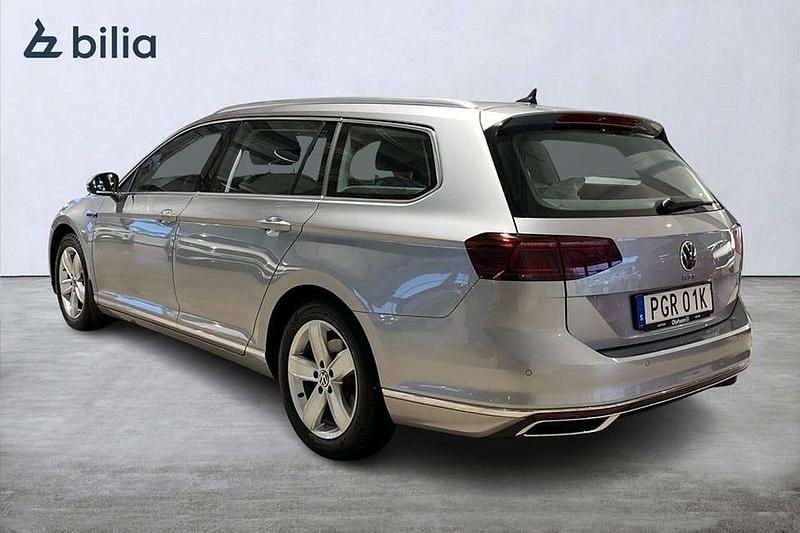 Begagnad VW Passat GTE 220 HK (161 kW) 2023 Silver Kombi