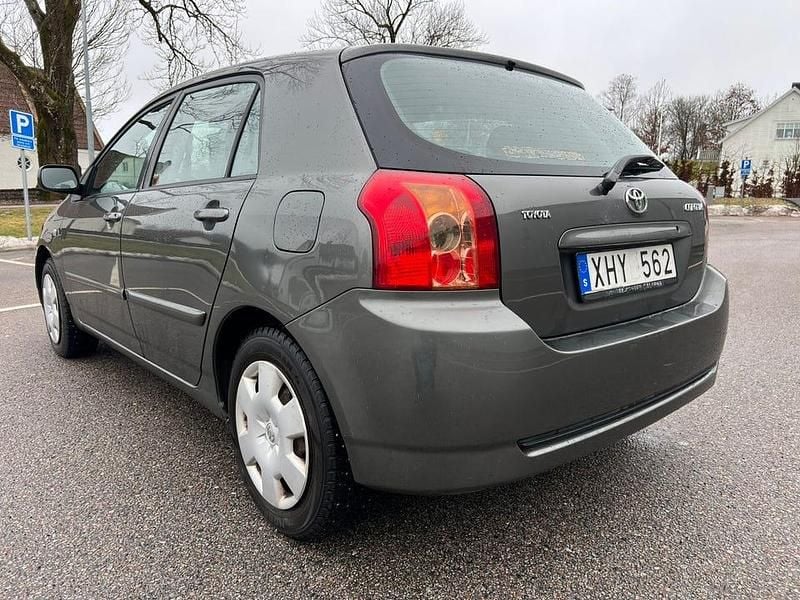 Begagnad Toyota Corolla 110 HK (80 kW) 2005