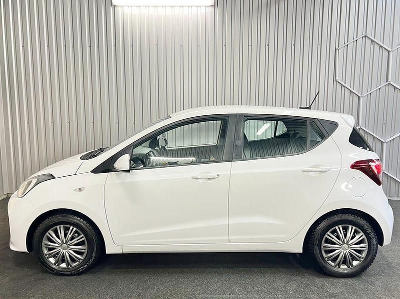 Begagnad Hyundai i10 67 HK (49 kW) 2020 Vit Halvkombi