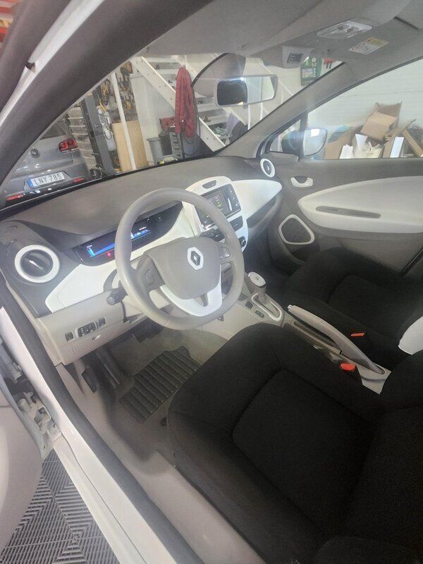 Vit Begagnad 2018 Renault Zoe Halvkombi | 65 000 kr (Superpris) - Bild 1/3