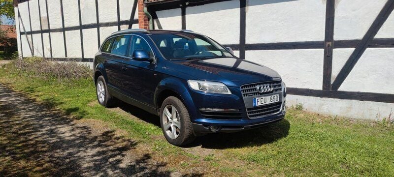 Blå Begagnad 2007 Audi Q7 Comfort SUV | 69 900 kr (Marknadspris) - Bild 1/4