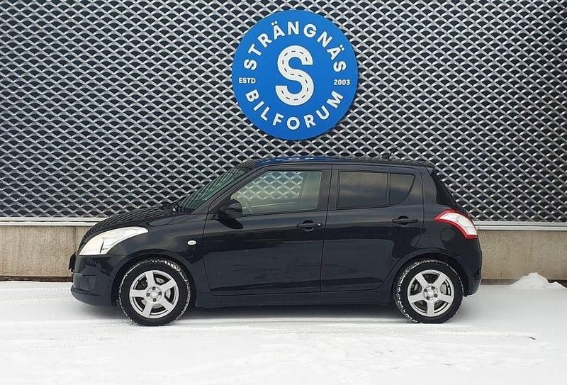 Begagnad Suzuki Swift Exclusive 94 HK (69 kW) 2012 Svart Halvkombi