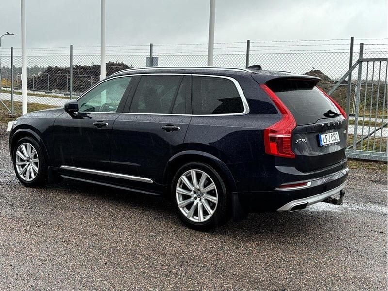 Blå Begagnad 2016 Volvo XC90 Inscription SUV | 285 000 kr (Superpris) - Bild 1/4