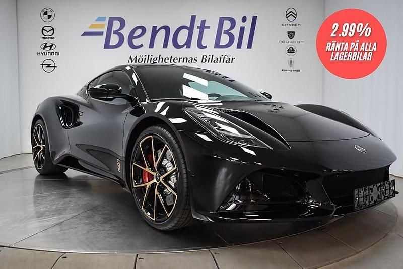 Ny Lotus Emira 407 HK (299 kW) 2025 Svart (cosmos black) Sportkupé