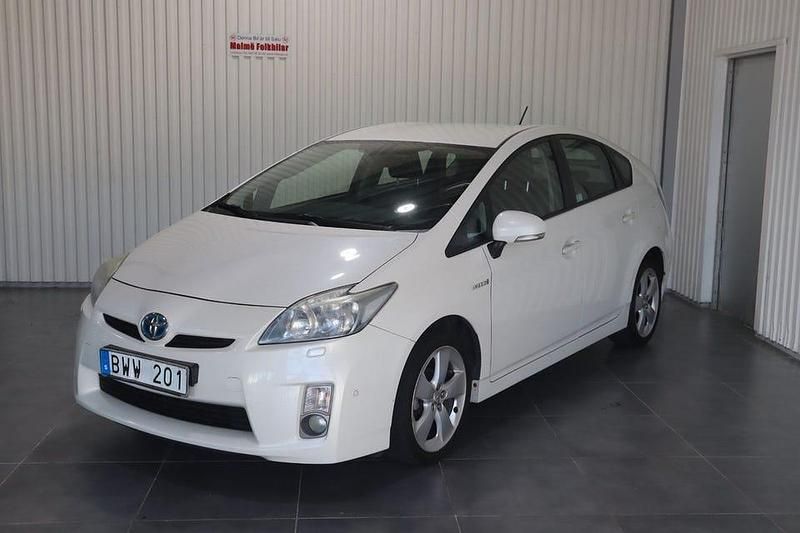 Vit Begagnad 2010 Toyota Prius Halvkombi | 74 900 kr (Marknadspris) - Bild 1/4