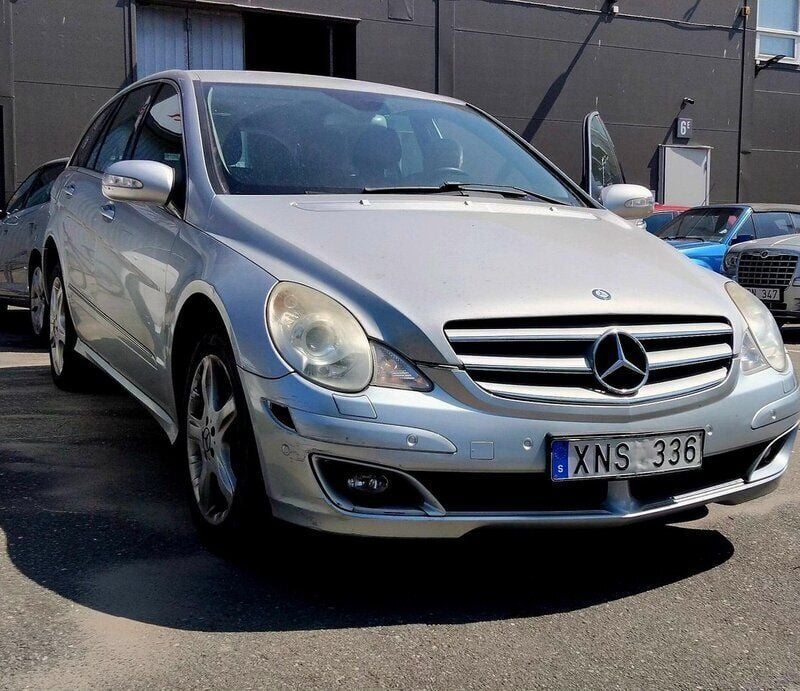 Silver Begagnad 2006 Mercedes R350 Minibuss | 33 000 kr (Marknadspris) - Bild 1/4