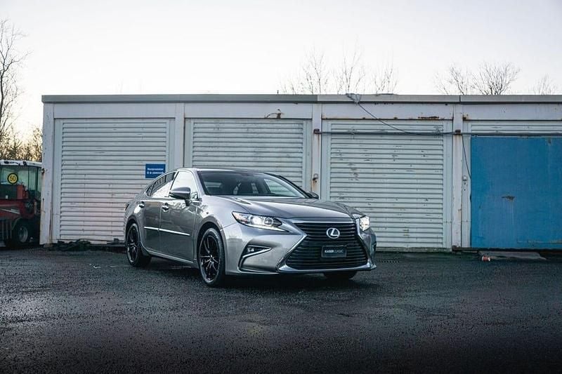 Begagnad Lexus ES350 278 HK (204 kW) 2016 Silver Sedan