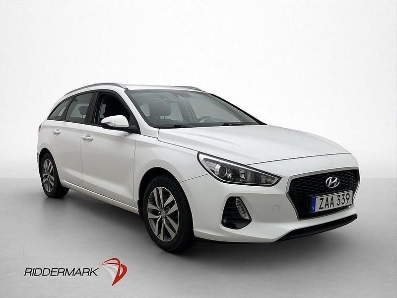 Begagnad Hyundai i30 Comfort 140 HK (102 kW) 2017 Vit Kombi