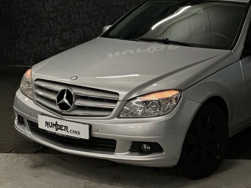 Begagnad Mercedes C180 Classic 157 HK (115 kW) 2010 Silver Sedan
