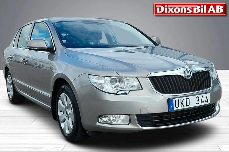 Ljusbrun Begagnad 2013 Skoda Superb Ambition Halvkombi | 69 000 kr - Bild 1/4