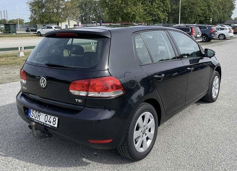 Svart Begagnad 2009 VW Golf VI Halvkombi | 30 000 kr (Marknadspris) - Bild 1/4