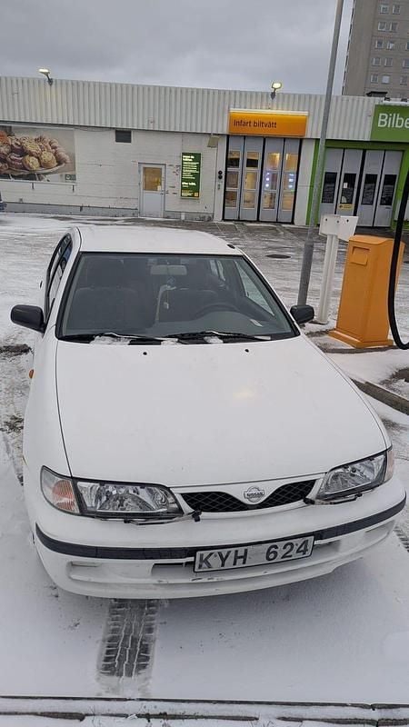 Begagnad Nissan Almera 99 HK (72 kW) 1999 Sedan