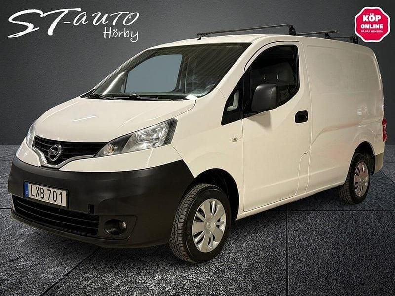 Vit Begagnad 2015 Nissan NV200 Van | 84 900 kr (Marknadspris) - Bild 1/4