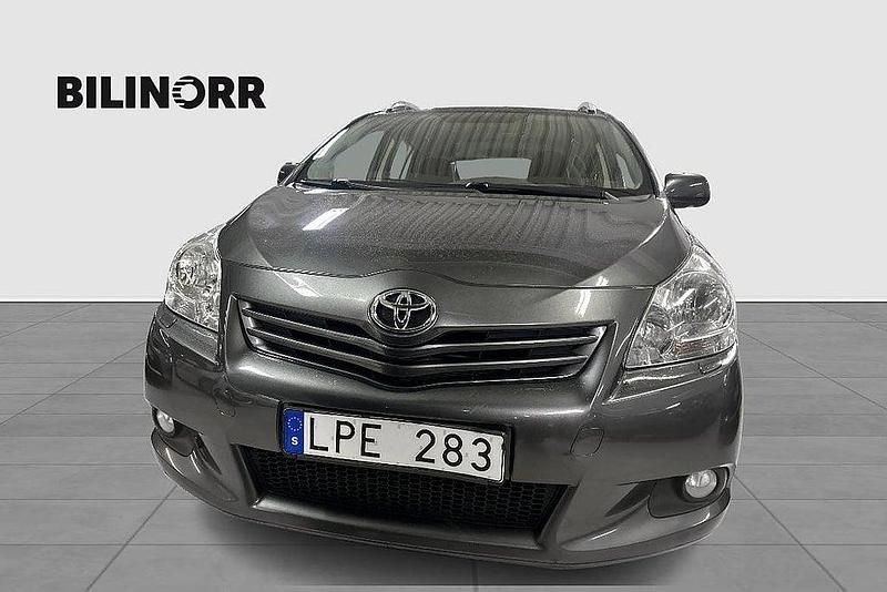 Begagnad Toyota Verso Business Edition 128 HK (94 kW) 2010 Mörkgrå Minibuss