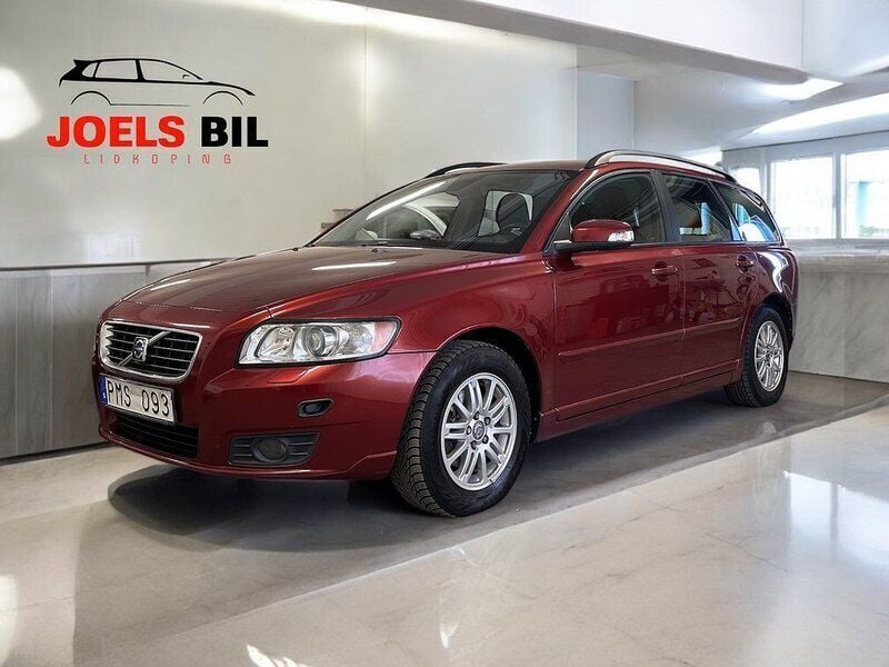 Röd Begagnad 2009 Volvo V50 Momentum Kombi | 39 500 kr (Marknadspris) - Bild 1/4