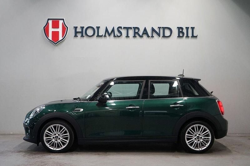 Grön Begagnad 2019 Mini Cooper Chili Halvkombi | 184 900 kr (Marknadspris) - Bild 1/4