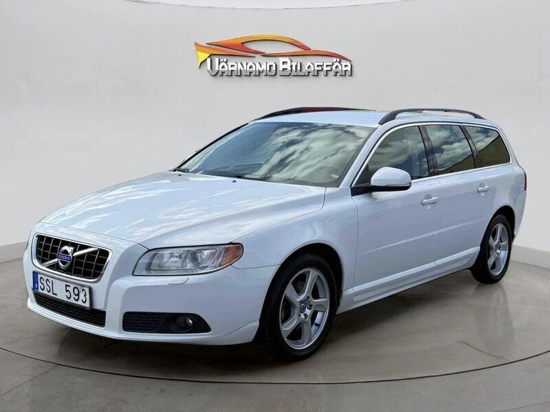Vit Begagnad 2012 Volvo V70 Momentum Kombi | 89 900 kr (Marknadspris) - Bild 1/4