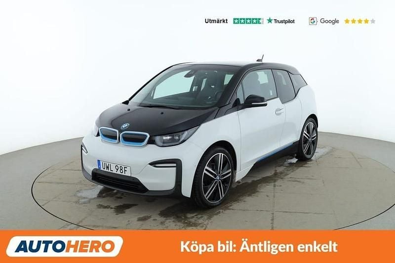 Vit Begagnad 2022 BMW i3 Halvkombi | 219 000 kr (Marknadspris) - Bild 1/4