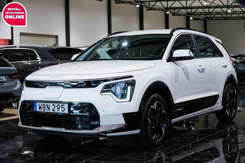 Vit Begagnad 2022 Kia e-Niro EX SUV | 314 500 kr (Marknadspris) - Bild 1/4