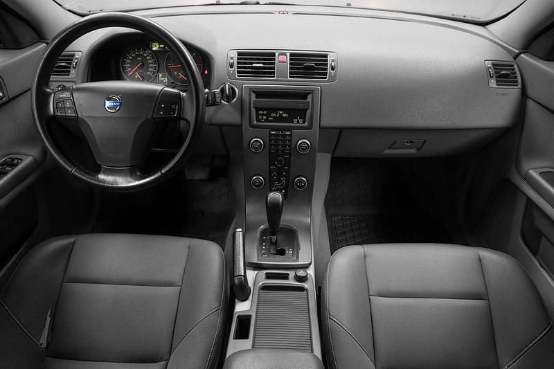 Begagnad Volvo V50 180 HK (132 kW) 2007 Ljusgrå Kombi