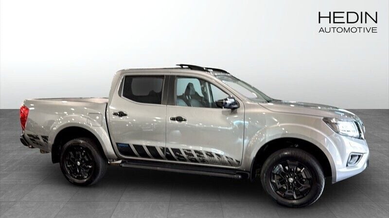 Grå metallic Begagnad 2021 Nissan Navara N-Guard Pickup | 364 900 kr (Bra pris) - Bild 1/4