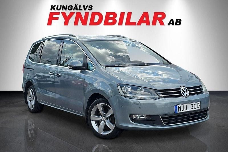 Grå Begagnad 2010 VW Sharan Minibuss | 119 900 kr (Marknadspris) - Bild 1/4