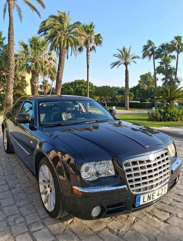 Grå Begagnad 2010 Chrysler 300C Sedan | 64 900 kr (Lite dyr) - Bild 1/4