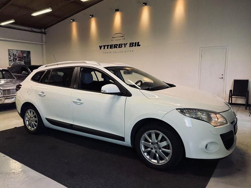 Vit Begagnad 2011 Renault Mégane GrandTour Kombi | 59 900 kr (Lite dyr) - Bild 1/4