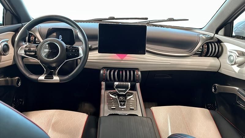 Begagnad BYD Atto 3 150 kW (204 HK) 2023 Vit SUV