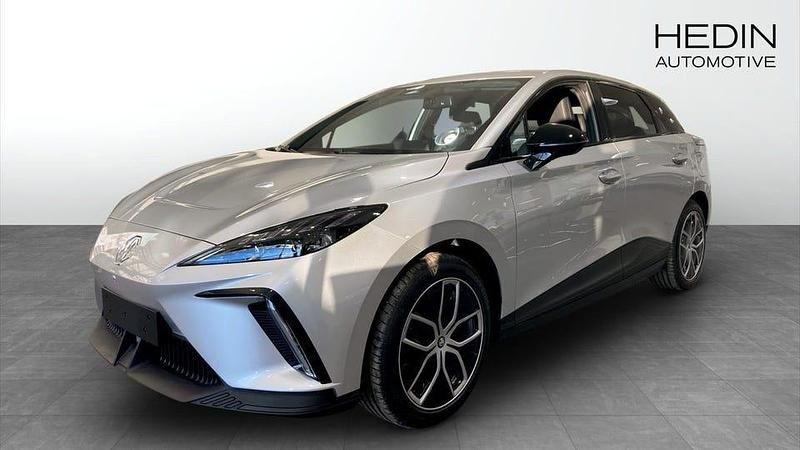 Grå Begagnad 2023 MG MG4 EV Luxury Halvkombi | 289 900 kr (Marknadspris) - Bild 1/4