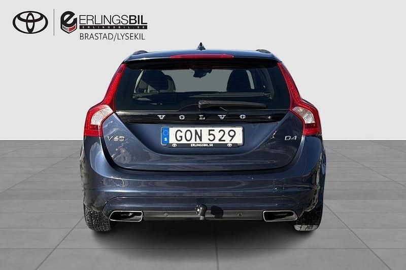 Begagnad Volvo V60 Momentum 181 HK (133 kW) 2015 Blå Kombi