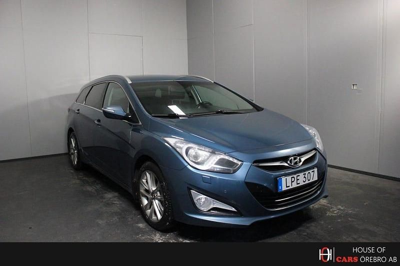 Blå Begagnad 2015 Hyundai i40 Kombi | 59 900 kr (Marknadspris) - Bild 1/4
