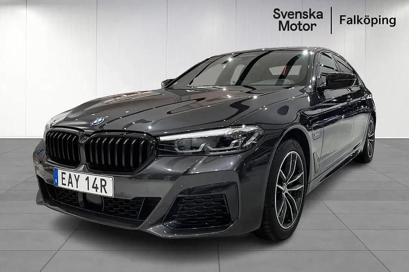 Begagnad 2023 BMW 530e M Sport Sedan | 469 900 kr (Dyr) - Bild 1/4