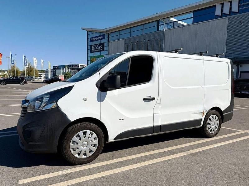 Vit Begagnad 2015 Opel Vivaro Van | 69 900 kr (Superpris) - Bild 1/4