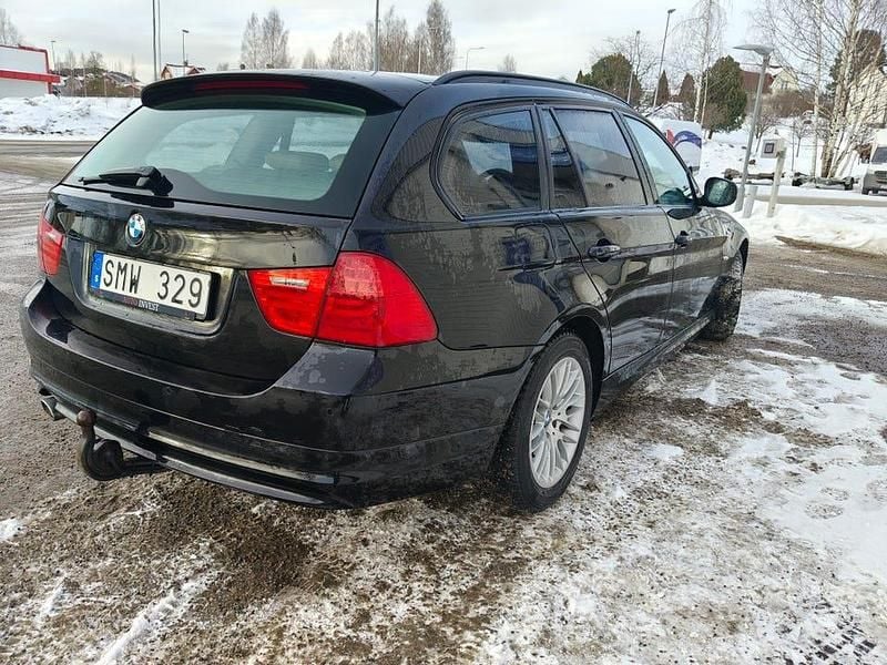 Begagnad BMW 320 184 HK (135 kW) 2011 Kombi