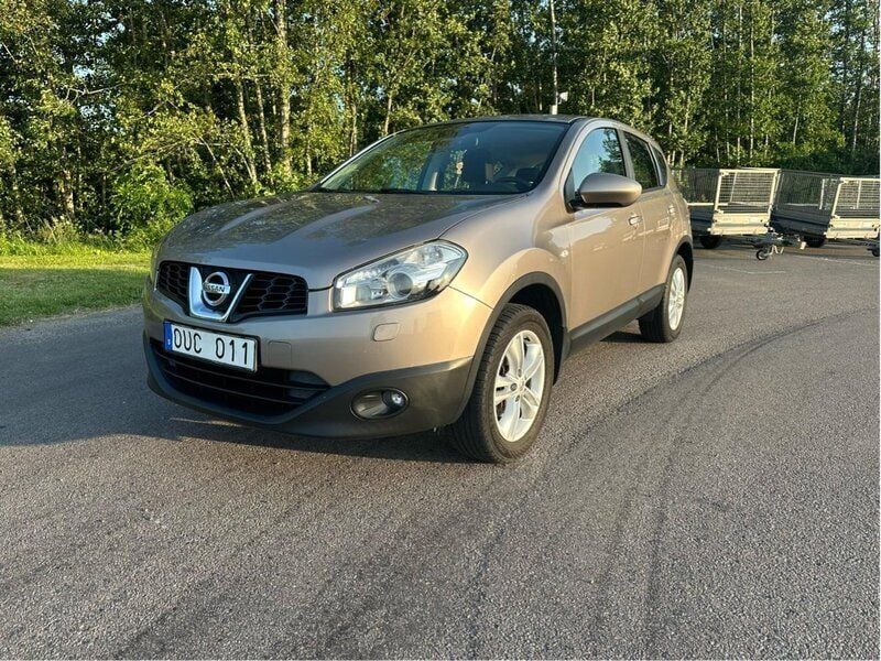 Brun Begagnad 2010 Nissan Qashqai SUV | 55 000 kr (Marknadspris) - Bild 1/4
