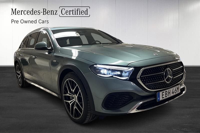 Begagnad Mercedes E300 317 HK (233 kW) 2025 Grön SUV