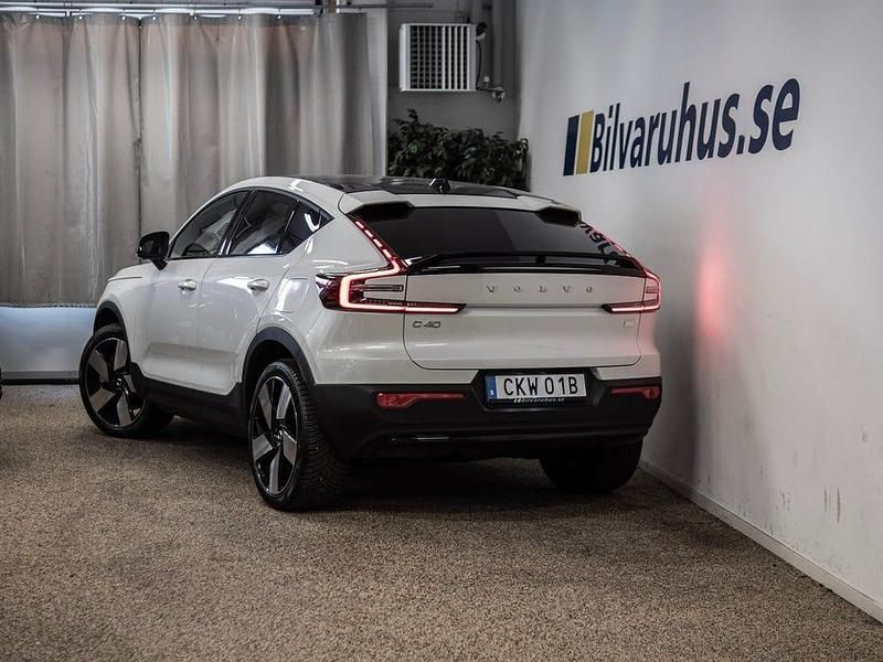 Begagnad Volvo EC40 Ultimate 185 kW (252 HK) 2024 Vitmetallic SUV