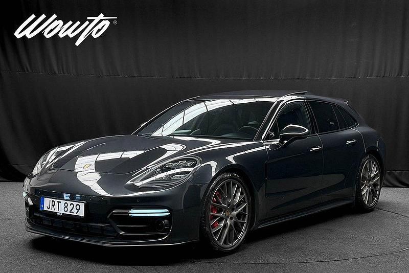 Grå (volcano grå metallic) Begagnad 2018 Porsche Panamera GTS Sport Turismo Sedan | 719 800 kr - Bild 1/3