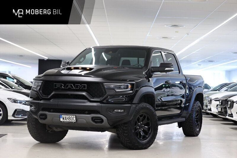 Svart Begagnad 2022 Dodge Ram Pickup | 1 299 000 kr (Marknadspris) - Bild 1/3